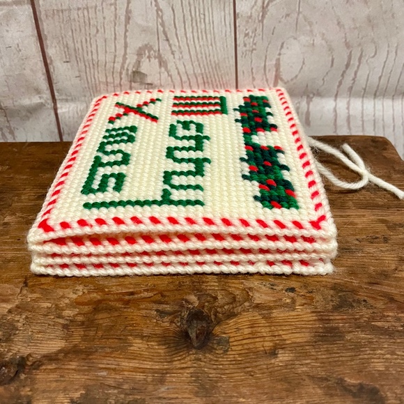 Vintage Needlepoint Holiday wall hanging - Picture 8 of 8